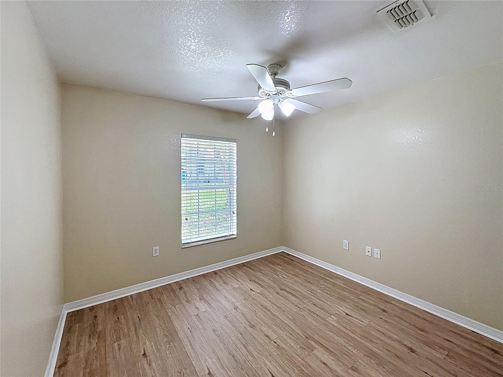 Image 13 of 26 For 838 Iowa Avenue