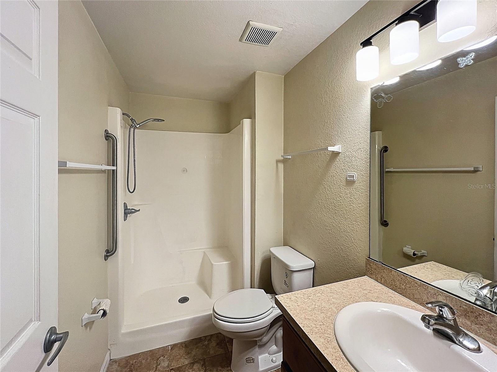 Image 19 of 26 For 838 Iowa Avenue