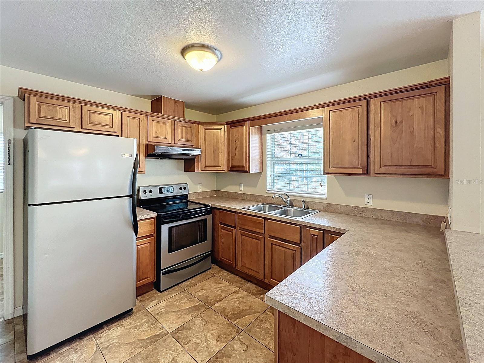 Image 6 of 26 For 838 Iowa Avenue