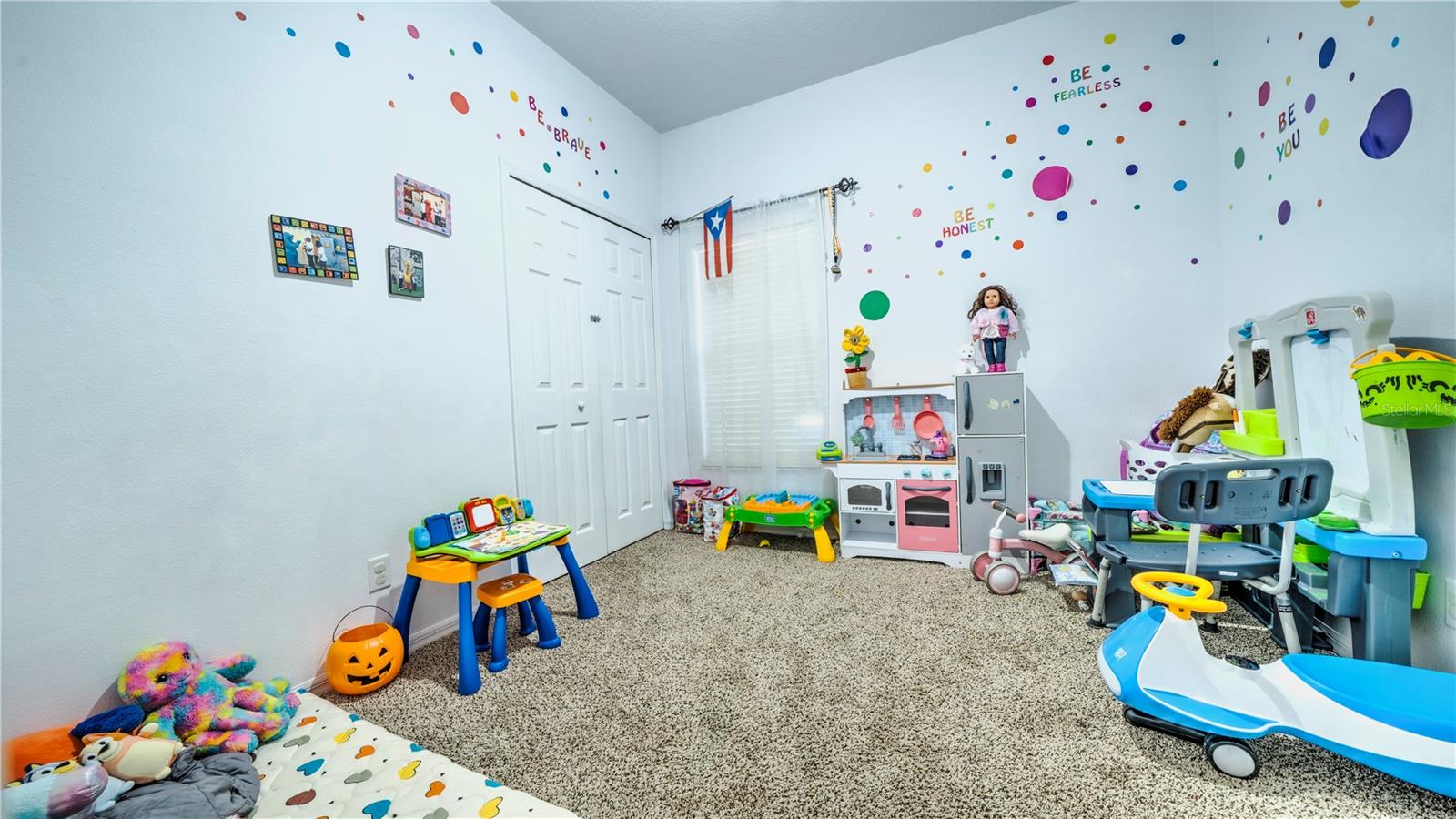 Image 14 of 29 For 716 Versailles Lane