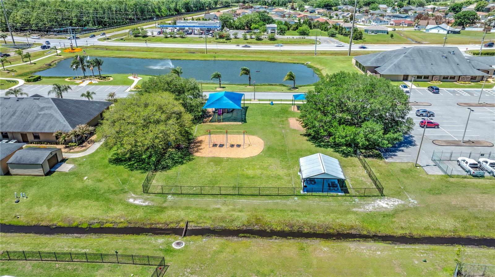 Image 27 of 29 For 716 Versailles Lane