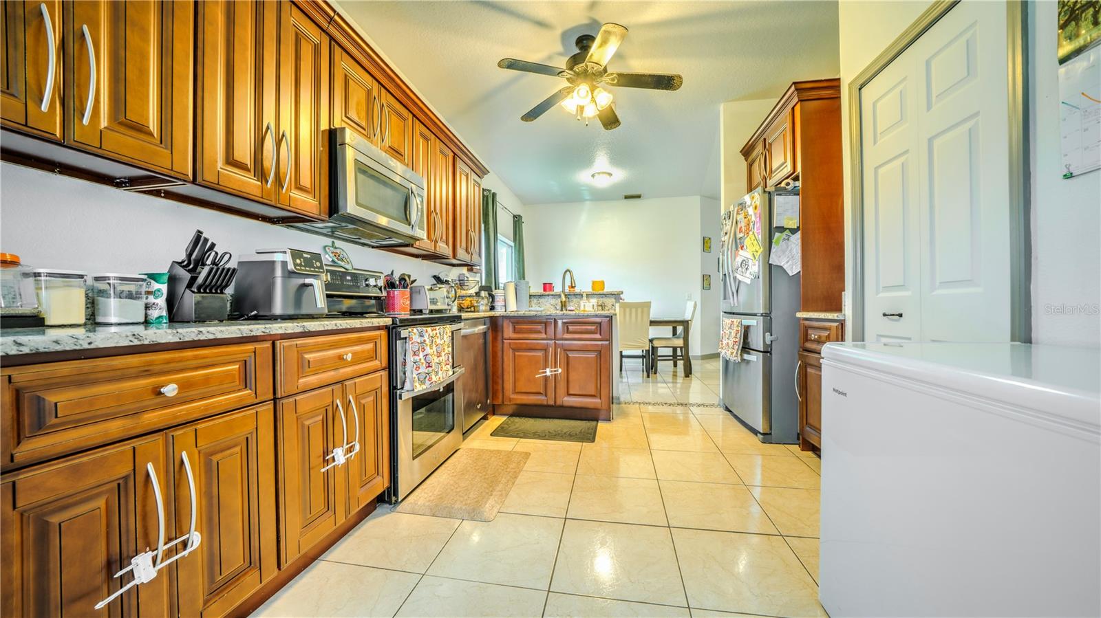 Image 8 of 29 For 716 Versailles Lane