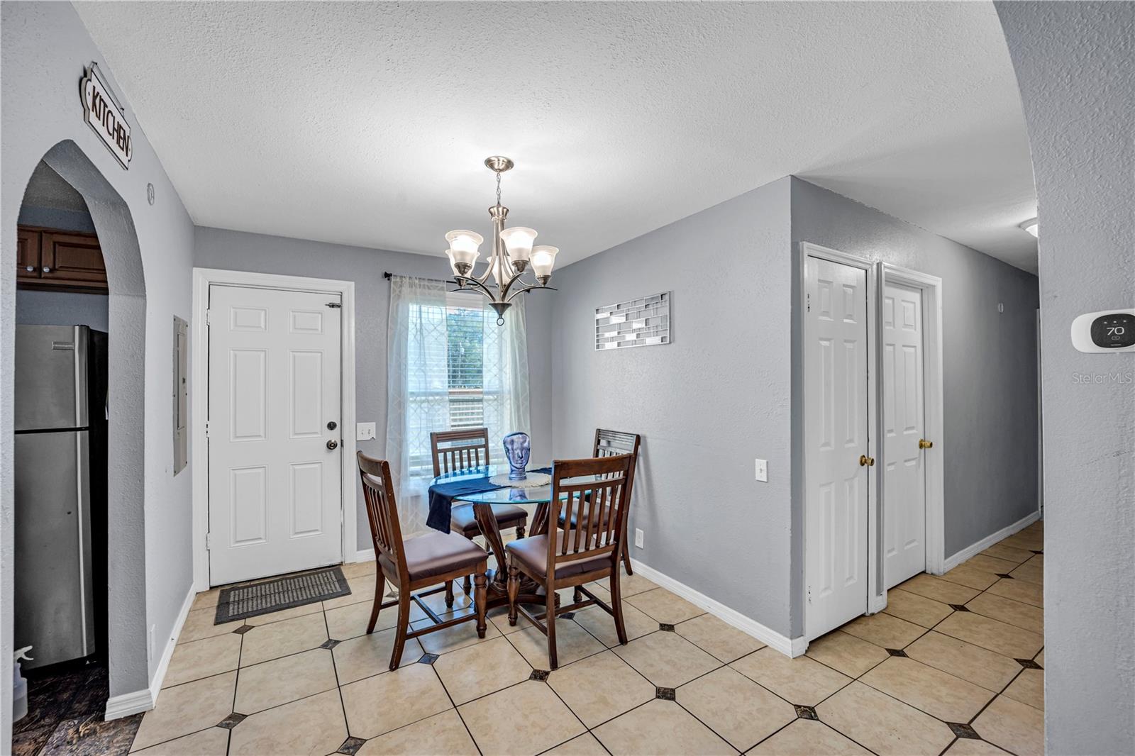 Image 10 of 38 For 4325 Lake Avenue