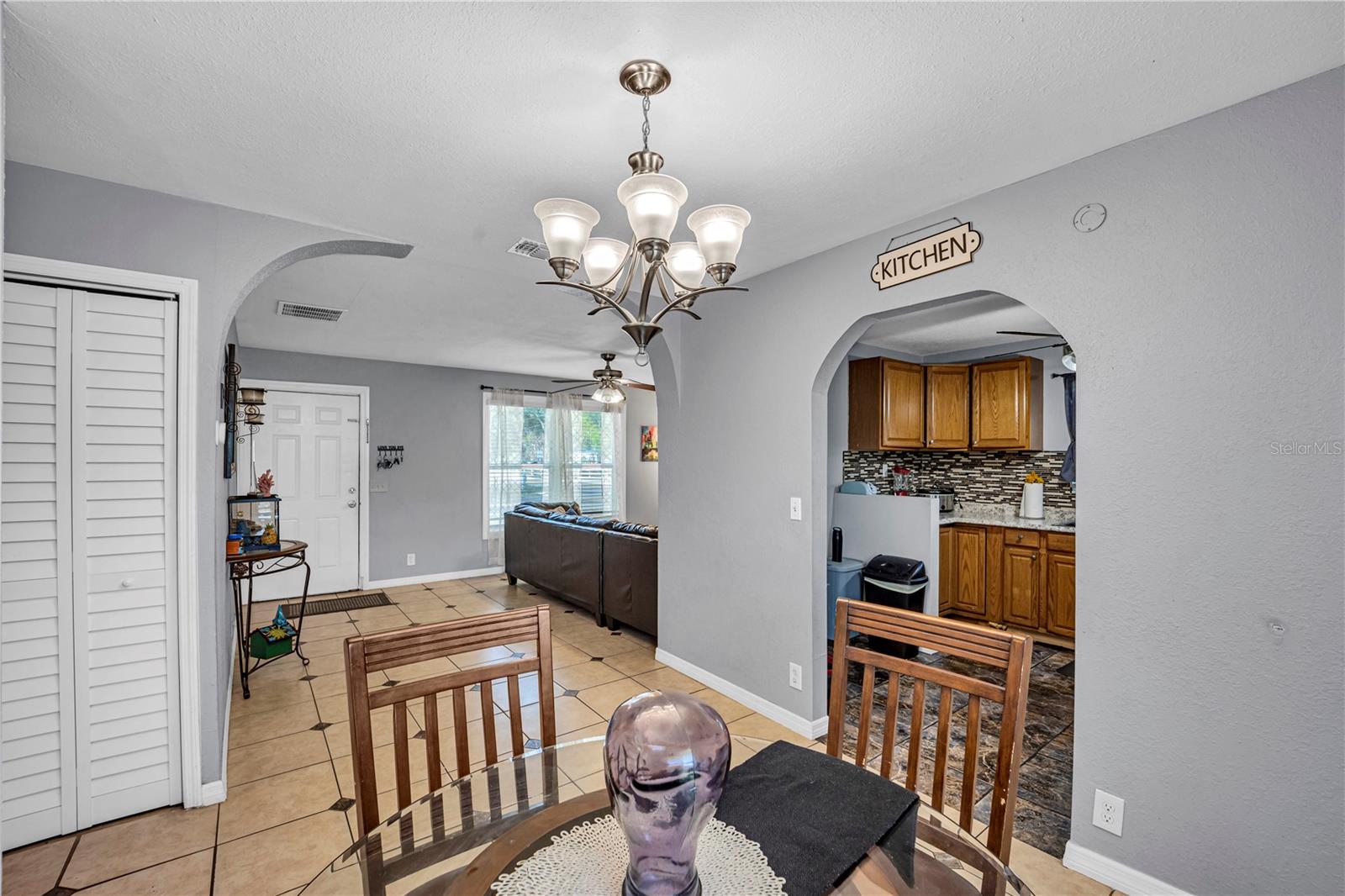 Image 11 of 38 For 4325 Lake Avenue