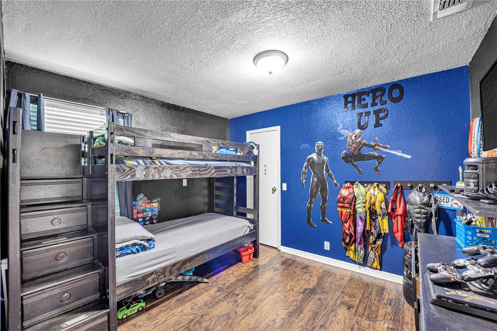 Image 14 of 38 For 4325 Lake Avenue