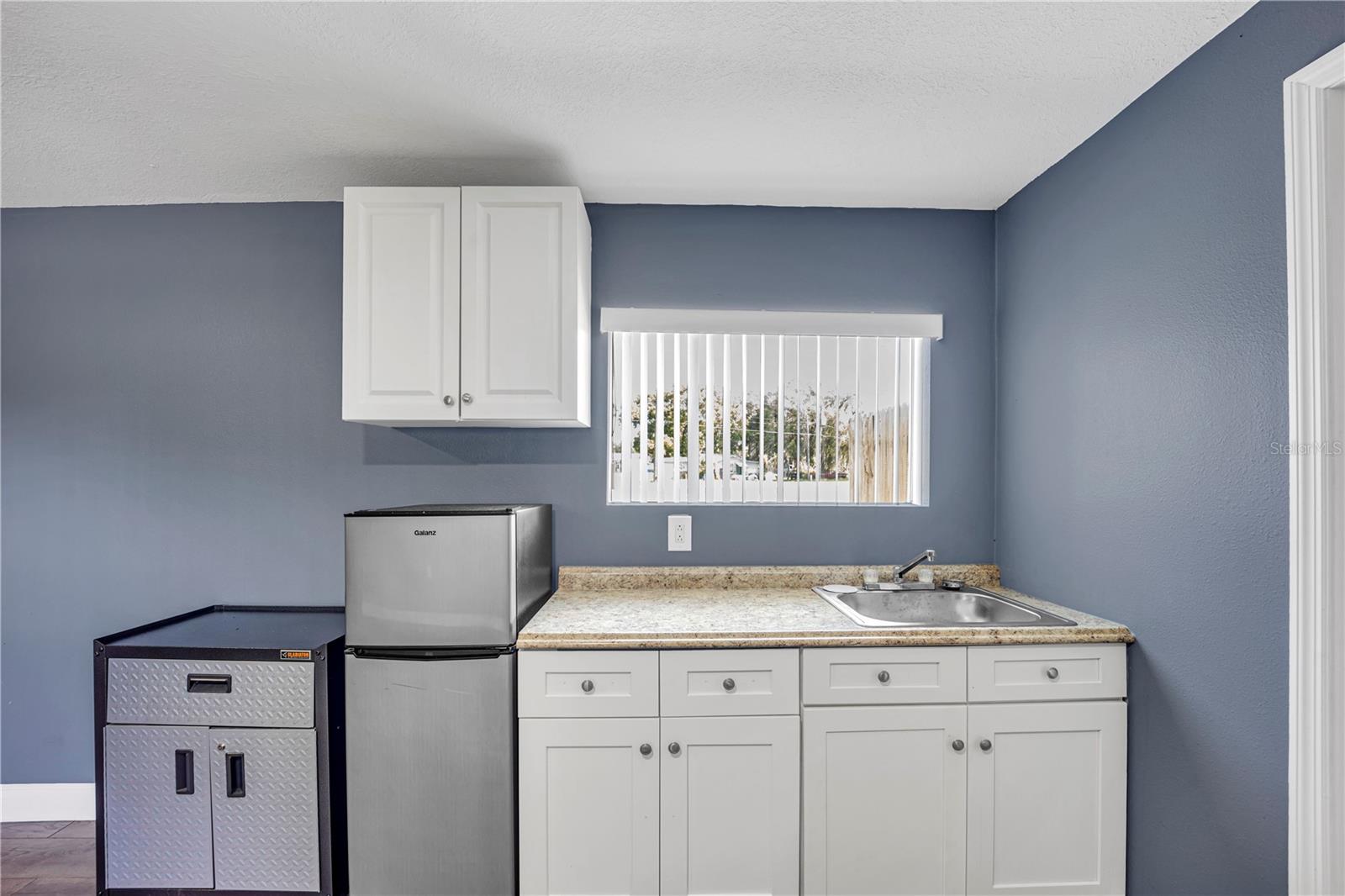 Image 24 of 38 For 4325 Lake Avenue