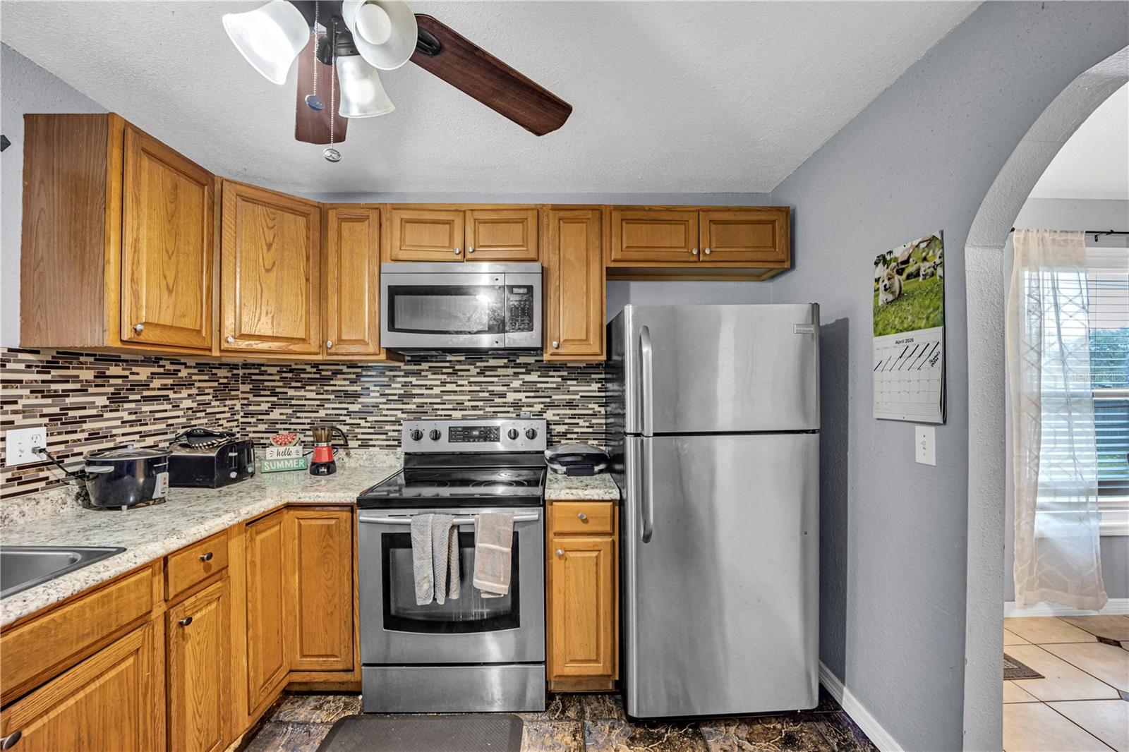 Image 4 of 38 For 4325 Lake Avenue