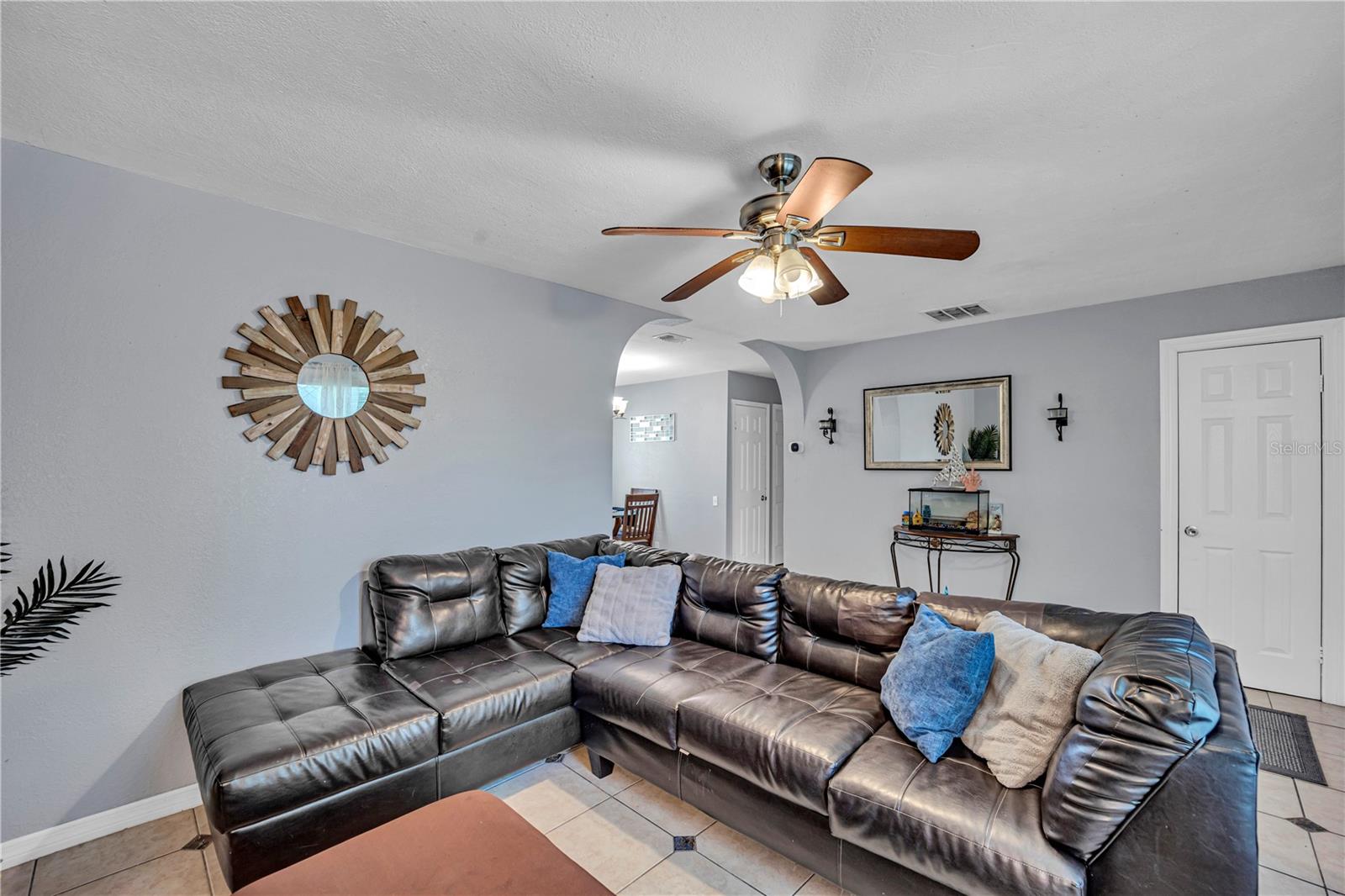 Image 8 of 38 For 4325 Lake Avenue