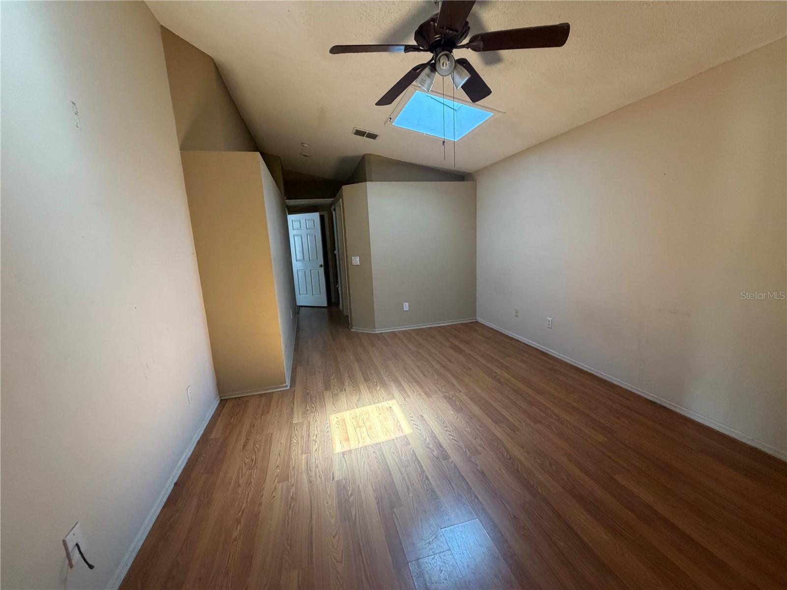 Image 8 of 24 For 2604 Spring Hill Dr