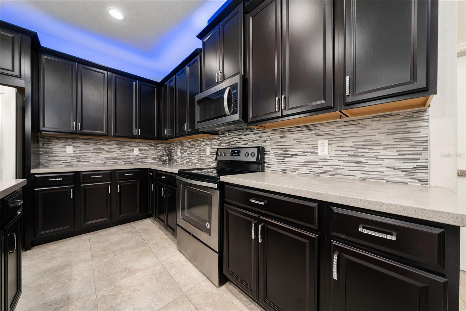 Image 20 of 41 For 2891 Avian Loop