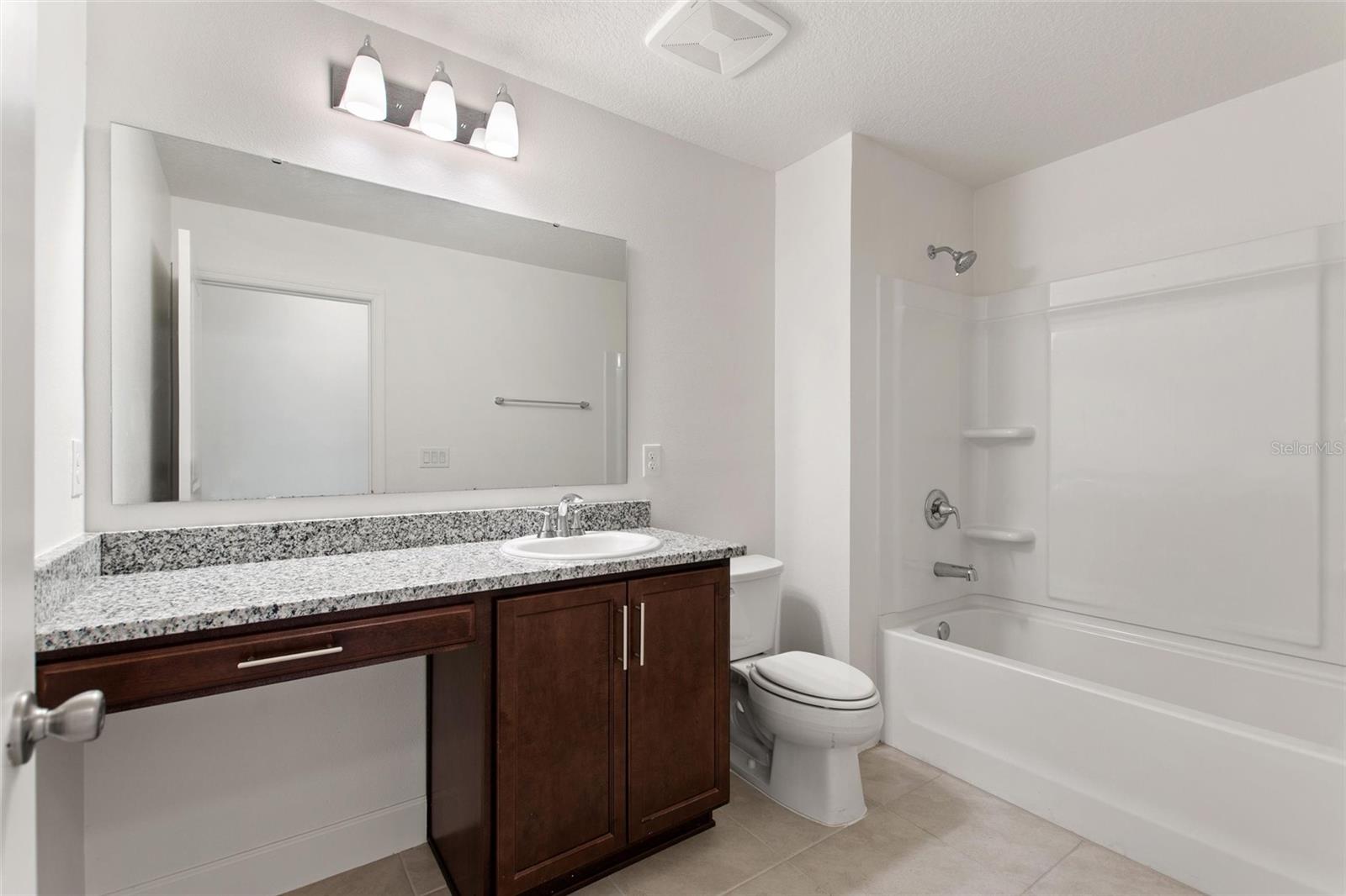 Image 13 of 40 For 9239 Westside Hills Dr