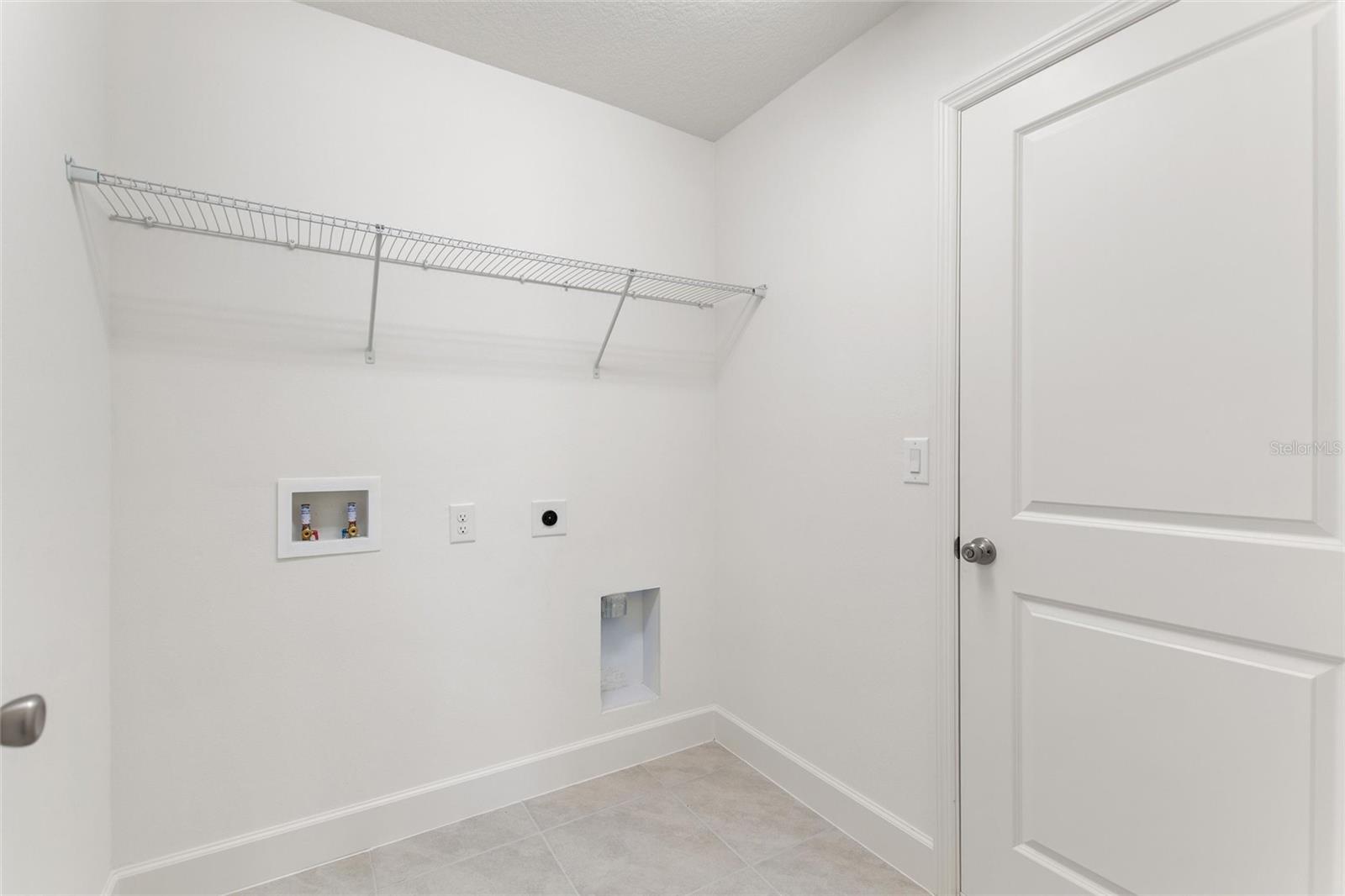 Image 16 of 40 For 9239 Westside Hills Dr