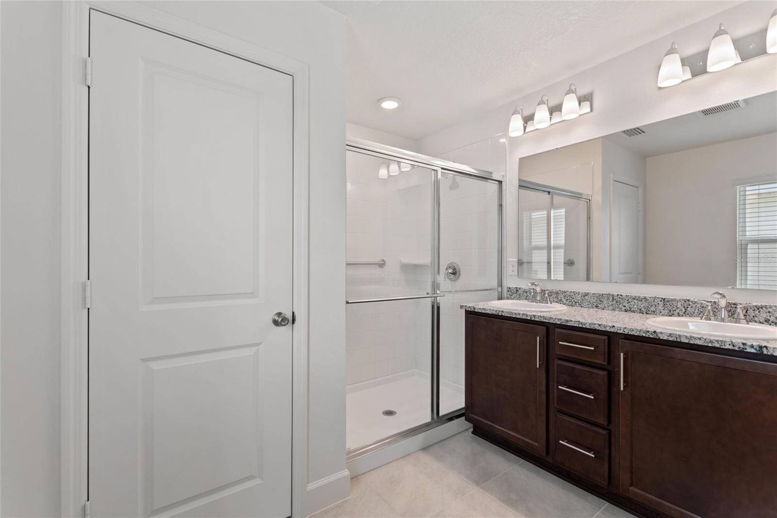 Image 21 of 40 For 9239 Westside Hills Dr