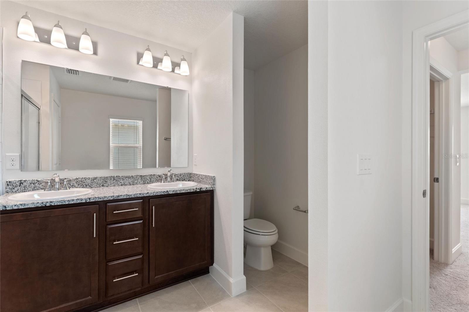 Image 22 of 40 For 9239 Westside Hills Dr