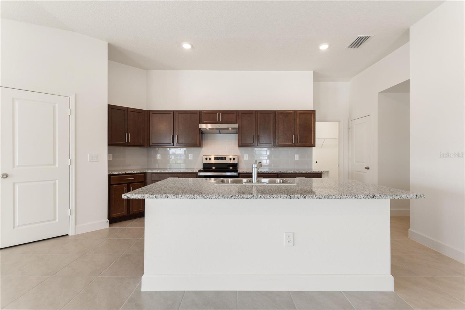 Image 6 of 40 For 9239 Westside Hills Dr