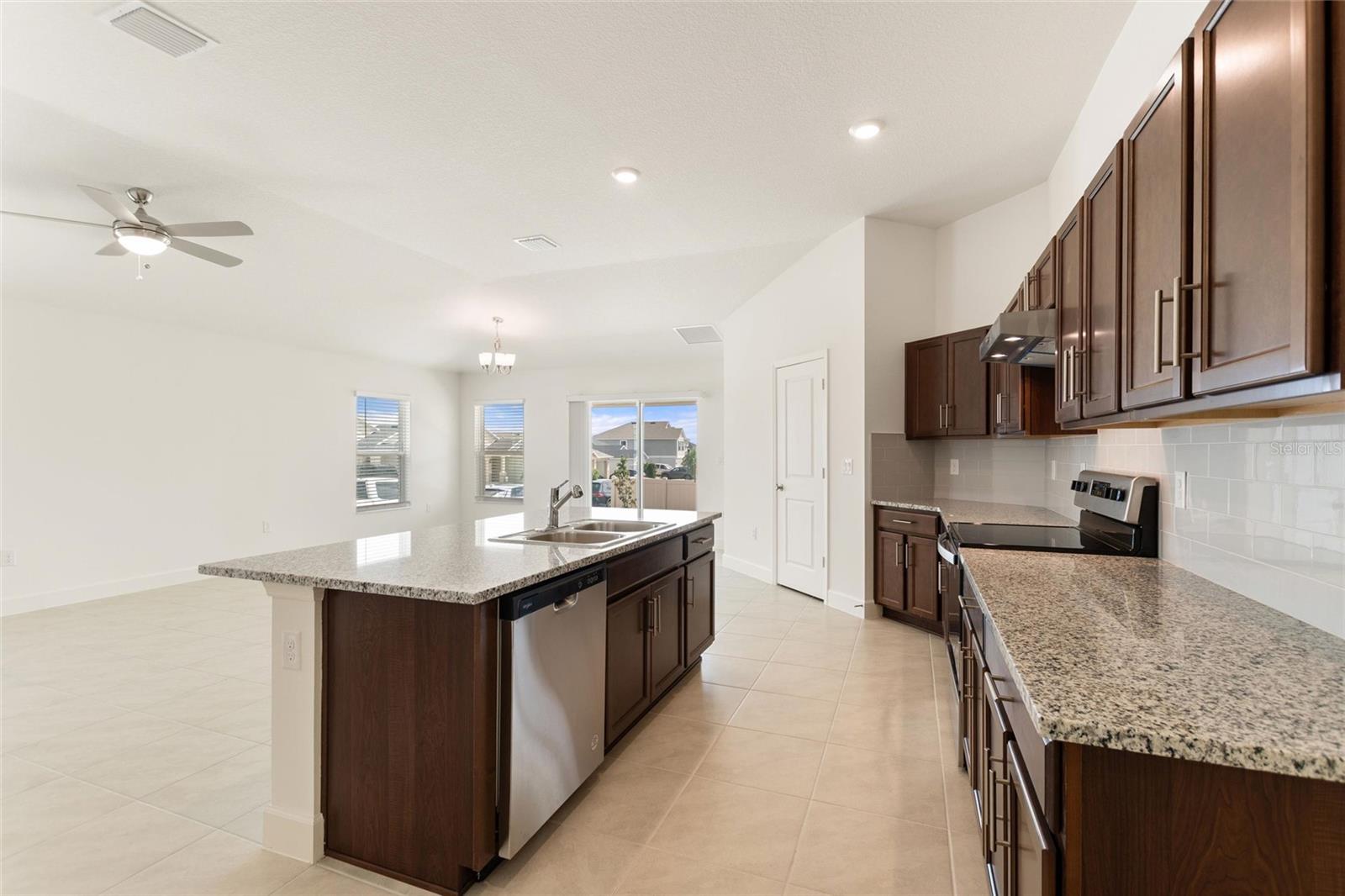 Image 7 of 40 For 9239 Westside Hills Dr