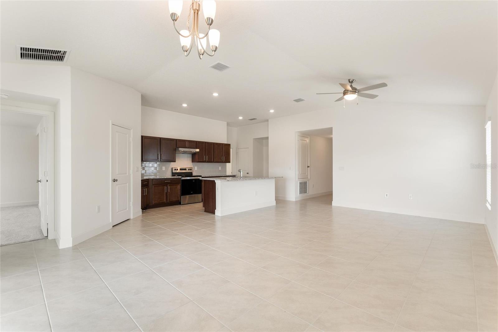 Image 9 of 40 For 9239 Westside Hills Dr