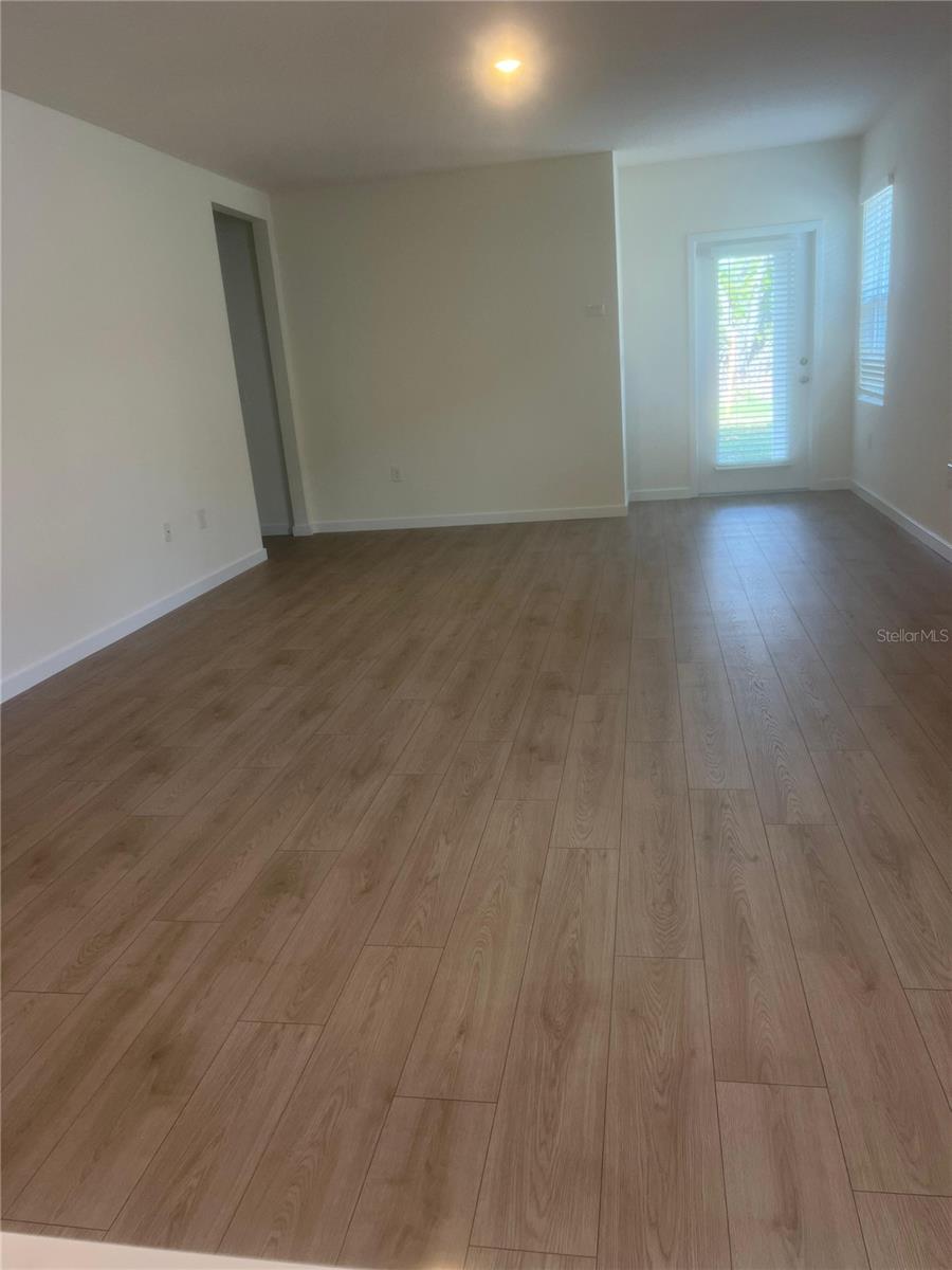 Image 14 of 20 For 2085 Walnut Creek Drive