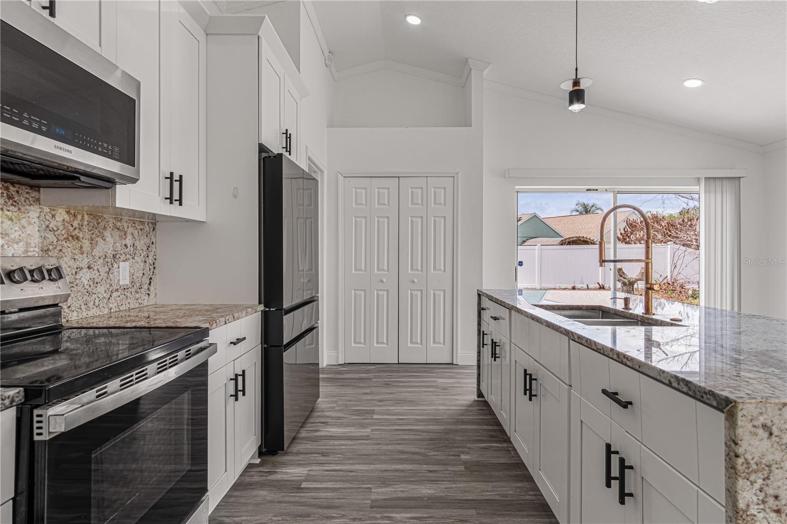 Image 12 of 47 For 2402 Avalon Court