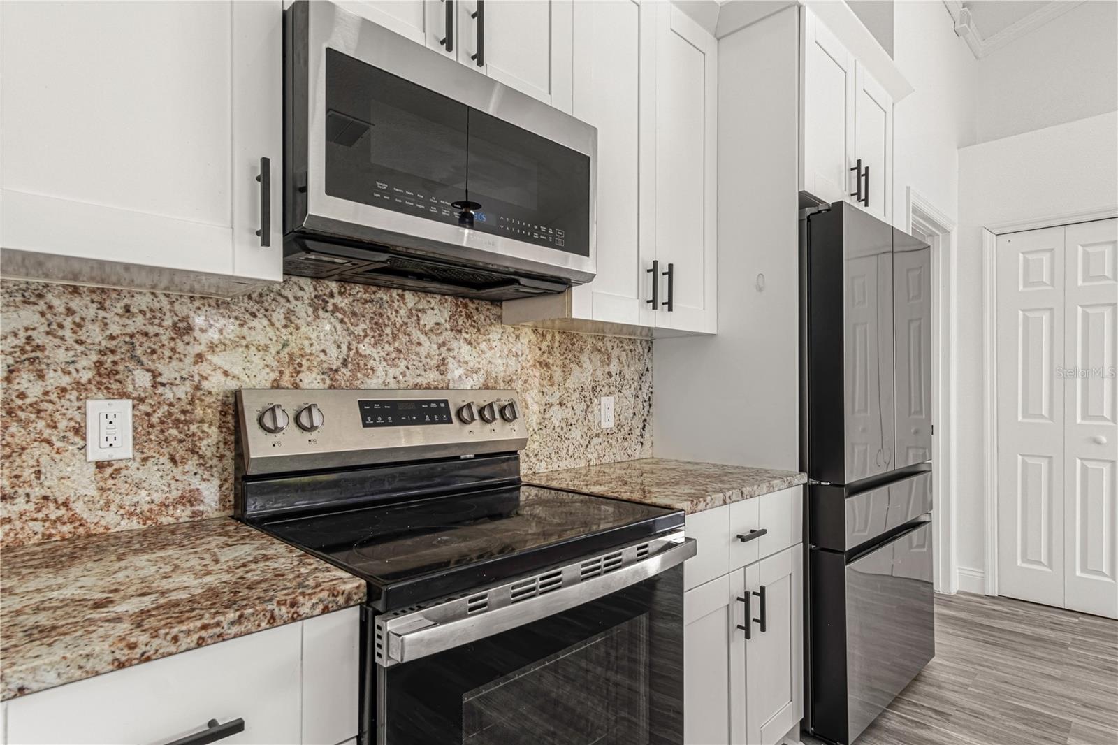 Image 13 of 47 For 2402 Avalon Court