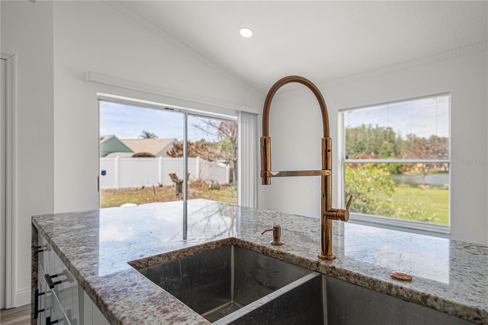 Image 15 of 47 For 2402 Avalon Court