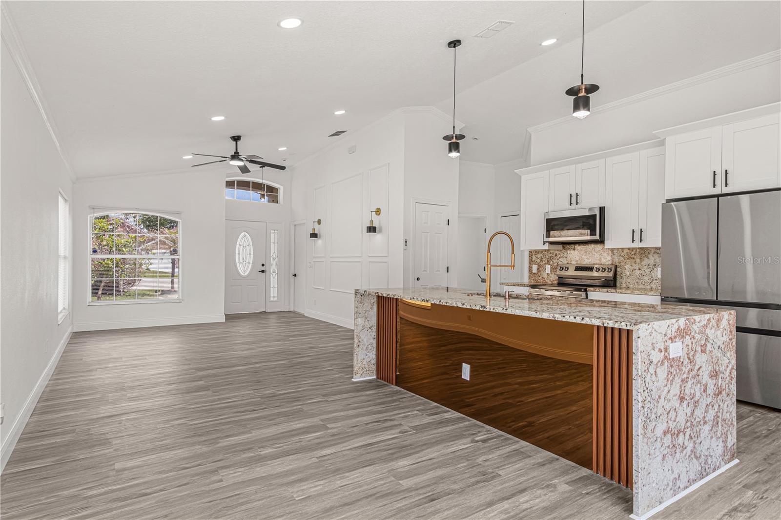 Image 16 of 47 For 2402 Avalon Court