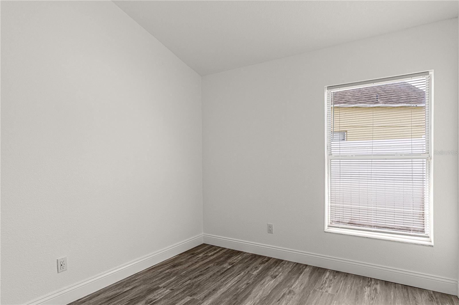 Image 25 of 47 For 2402 Avalon Court