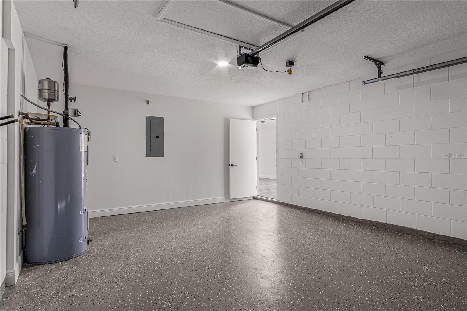 Image 35 of 47 For 2402 Avalon Court