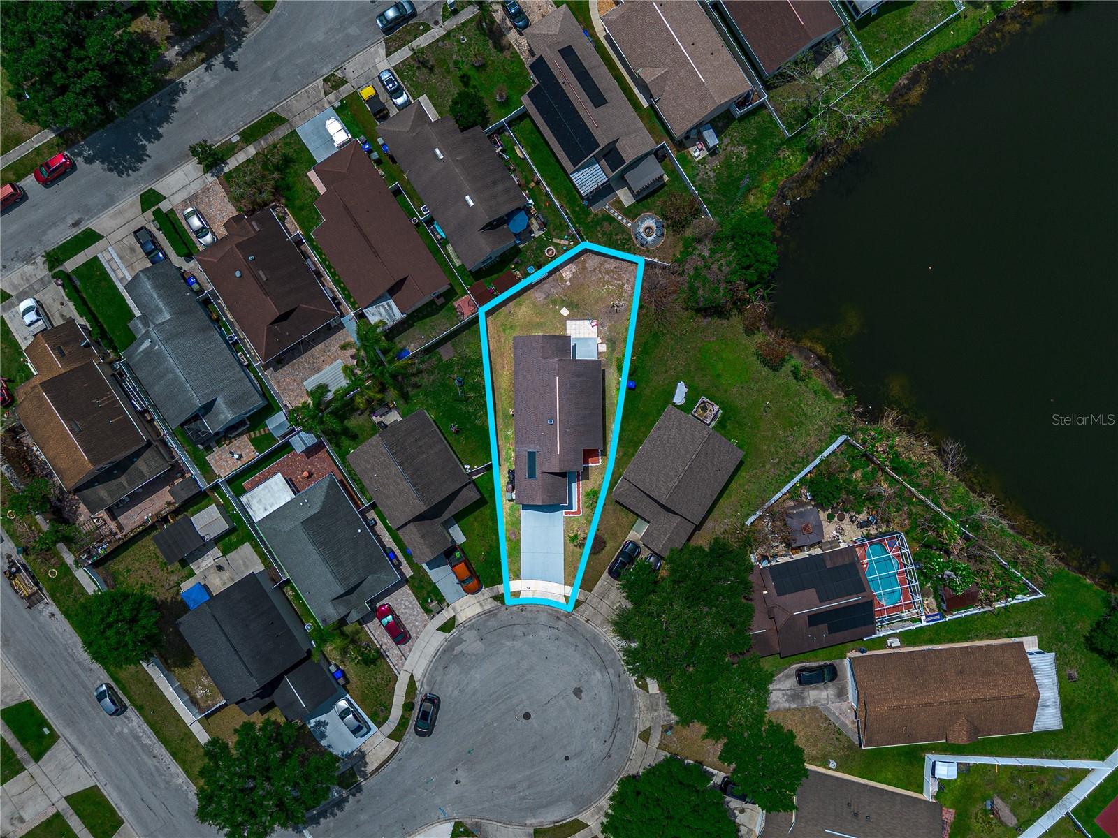 Image 39 of 47 For 2402 Avalon Court