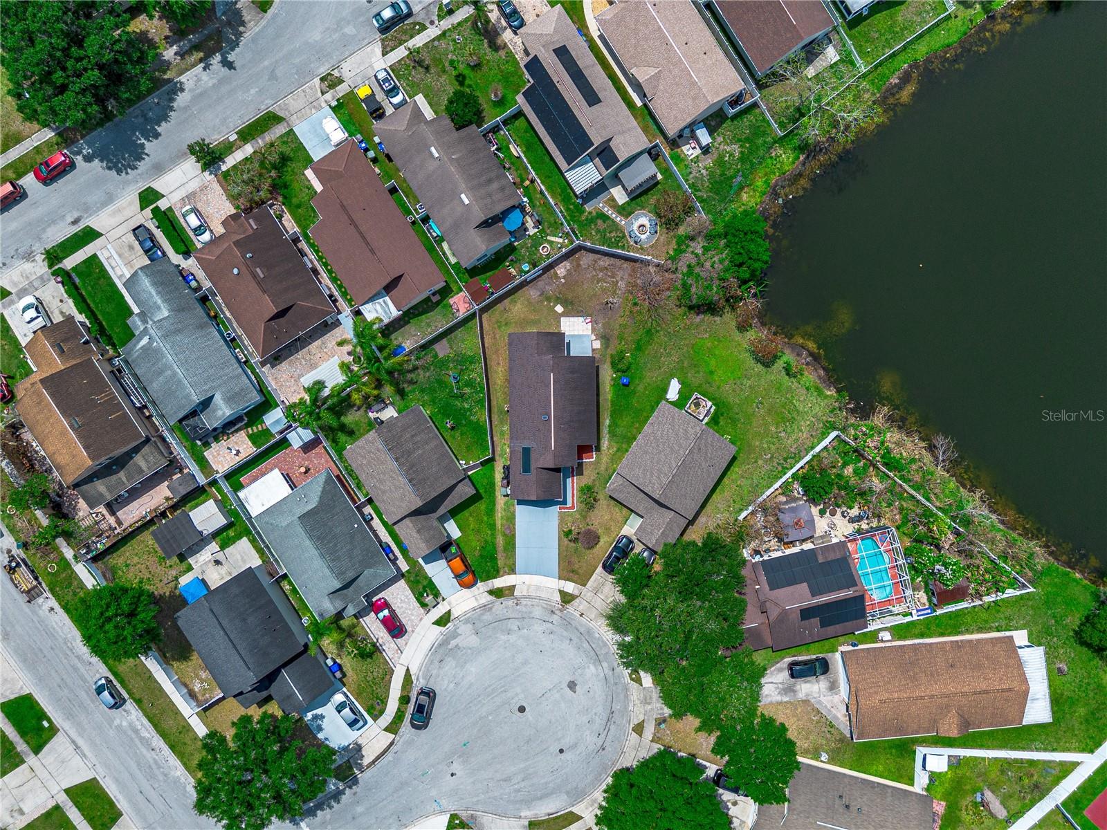 Image 40 of 47 For 2402 Avalon Court