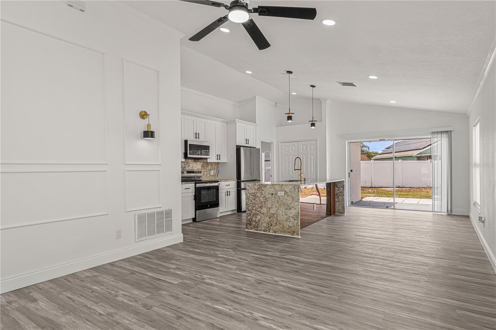 Image 8 of 47 For 2402 Avalon Court