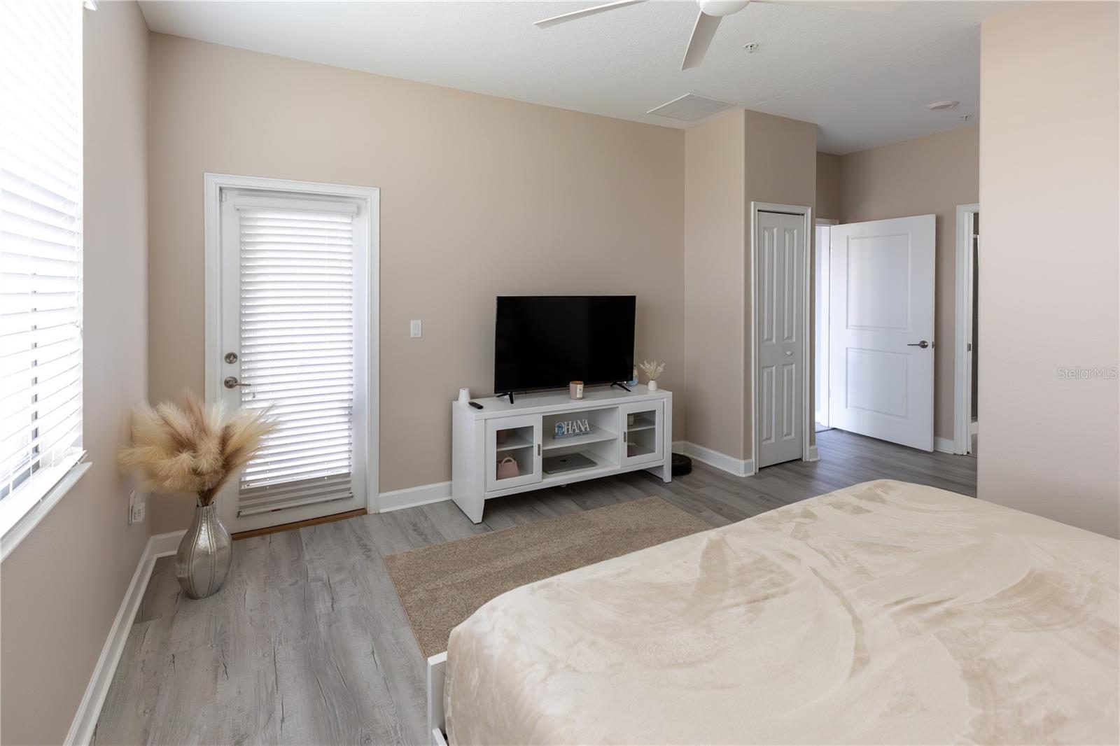 Image 18 of 42 For 8995 Azalea Sands Lane 2801