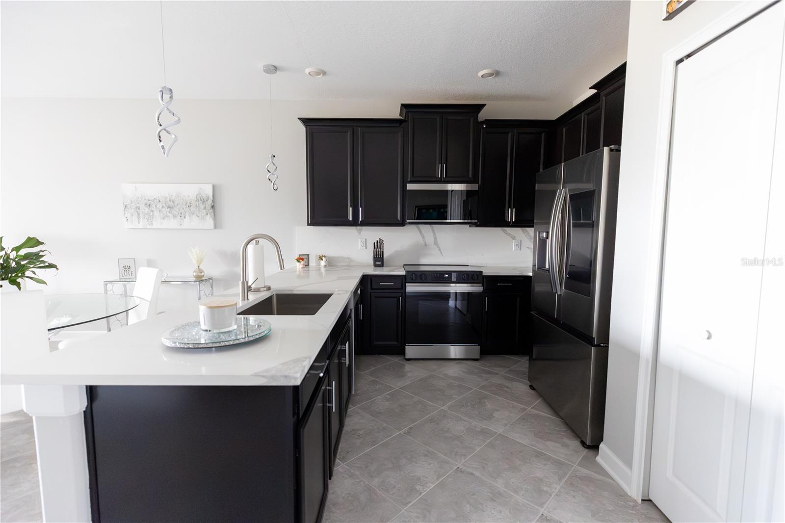 Image 8 of 42 For 8995 Azalea Sands Lane 2801