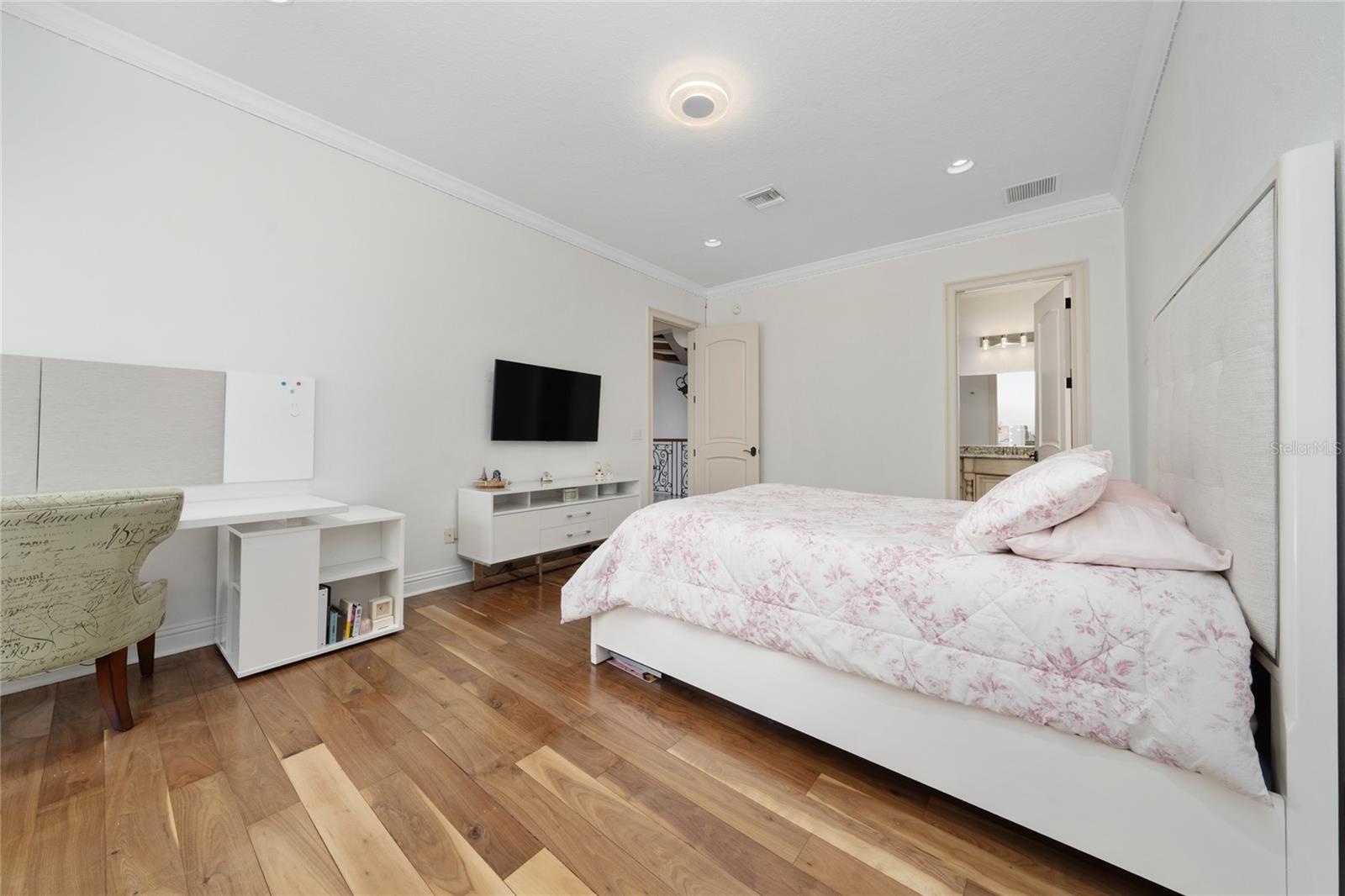 Image 65 of 90 For 6857 Valhalla Way