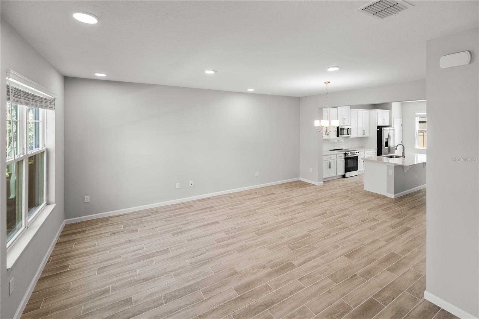 Image 4 of 28 For 1363 Mount Royal Drive