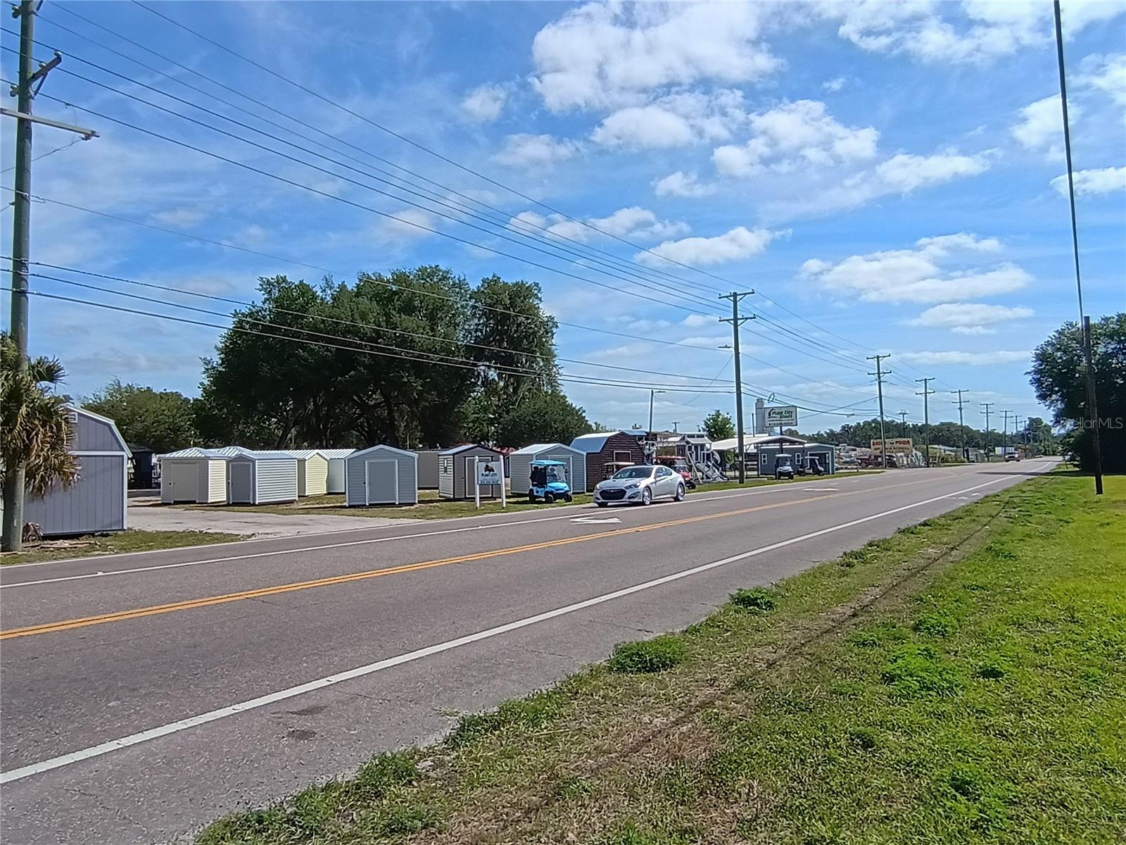 Listing photo id 8 for 2610 92 Highway