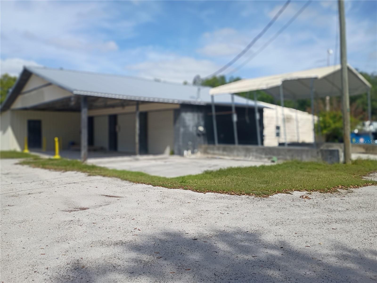 Listing photo id 14 for 2610 92 Highway