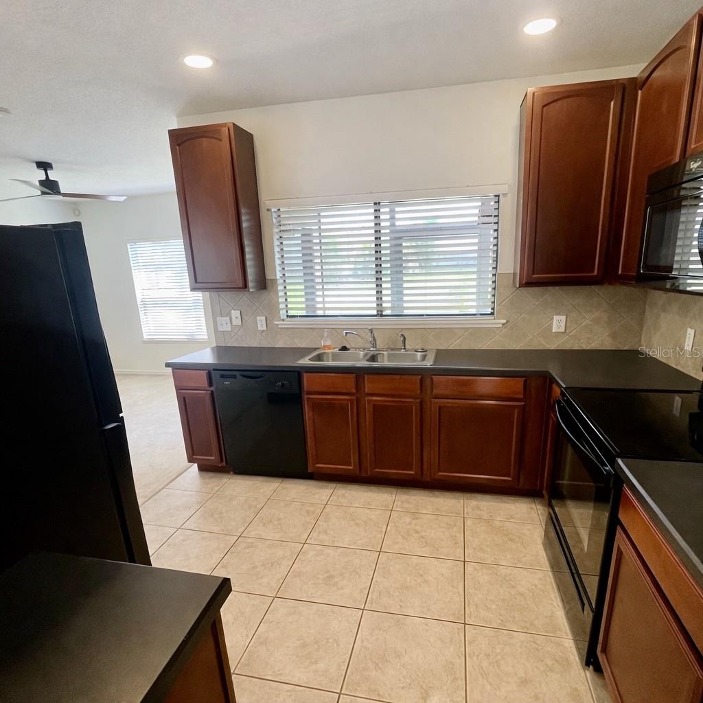 Image 7 of 24 For 2237 Seven Oaks Drive