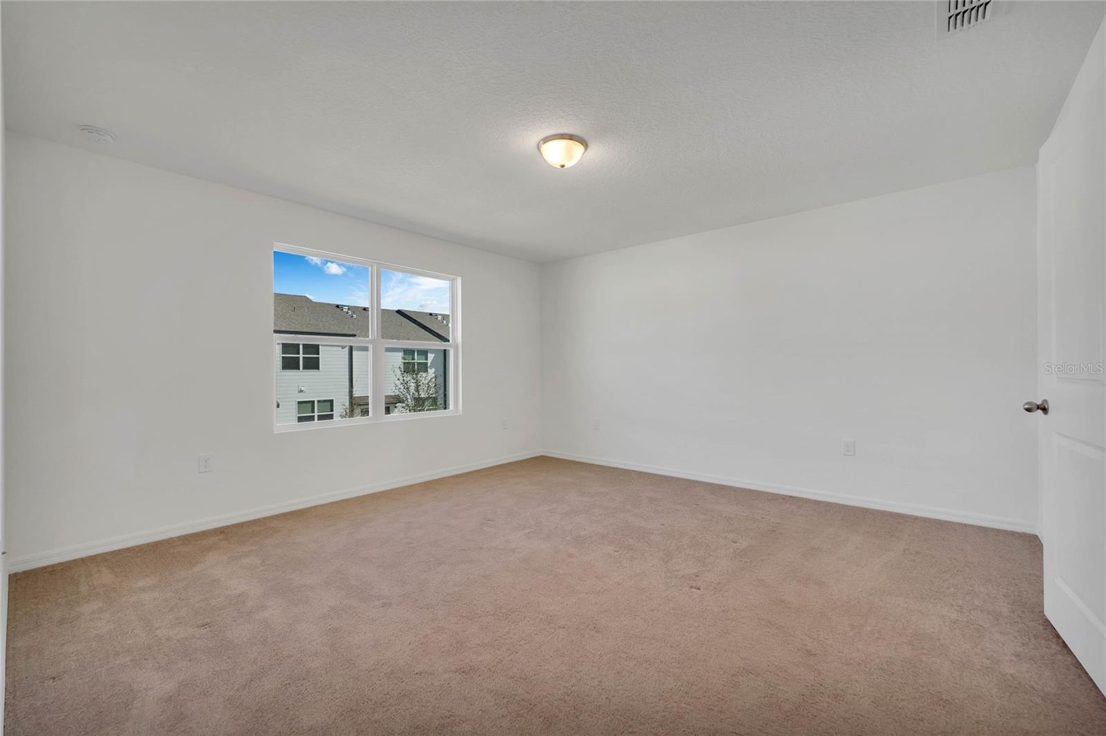 Image 11 of 22 For 840 Grandin Street