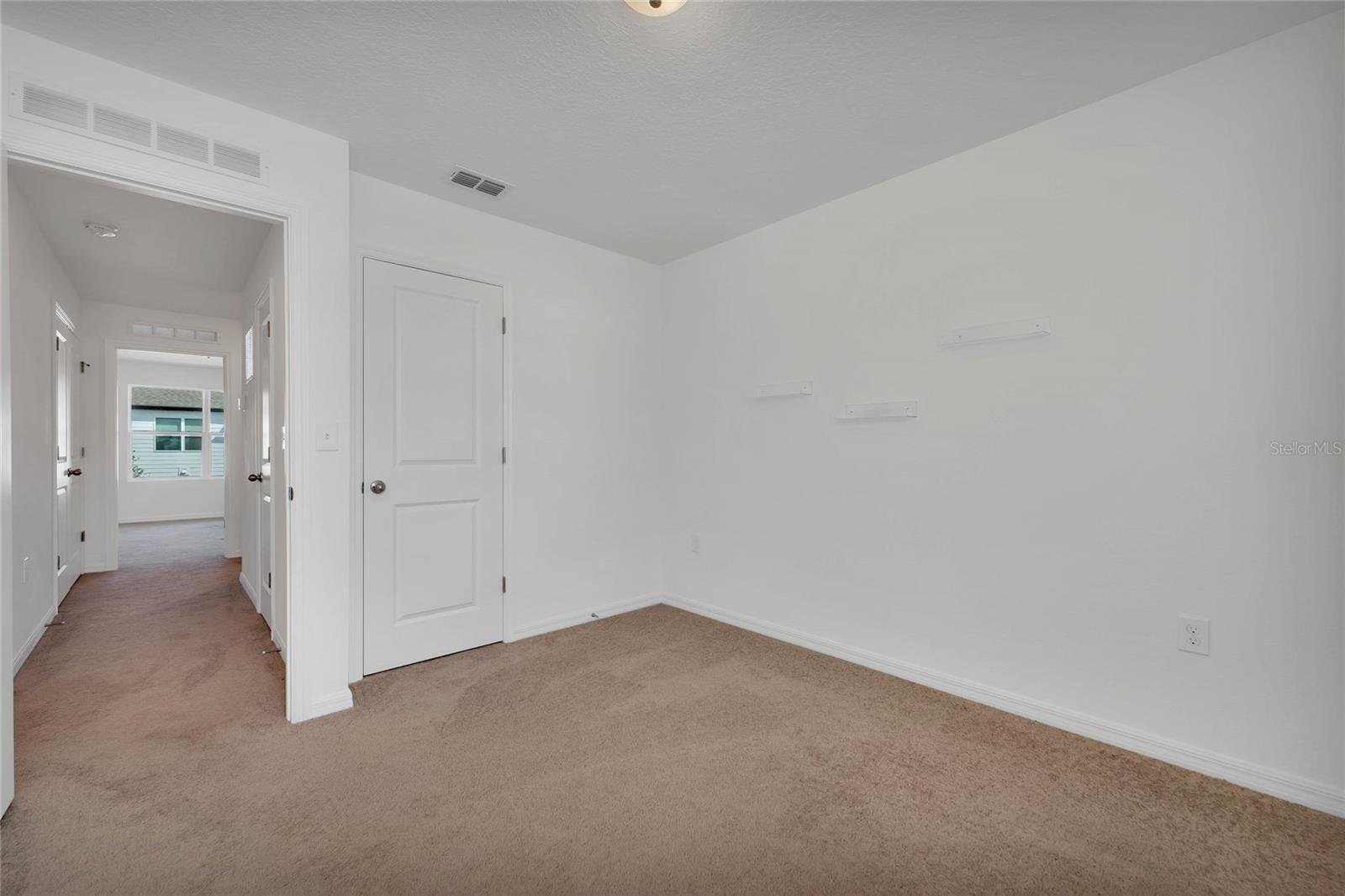 Image 14 of 22 For 840 Grandin Street