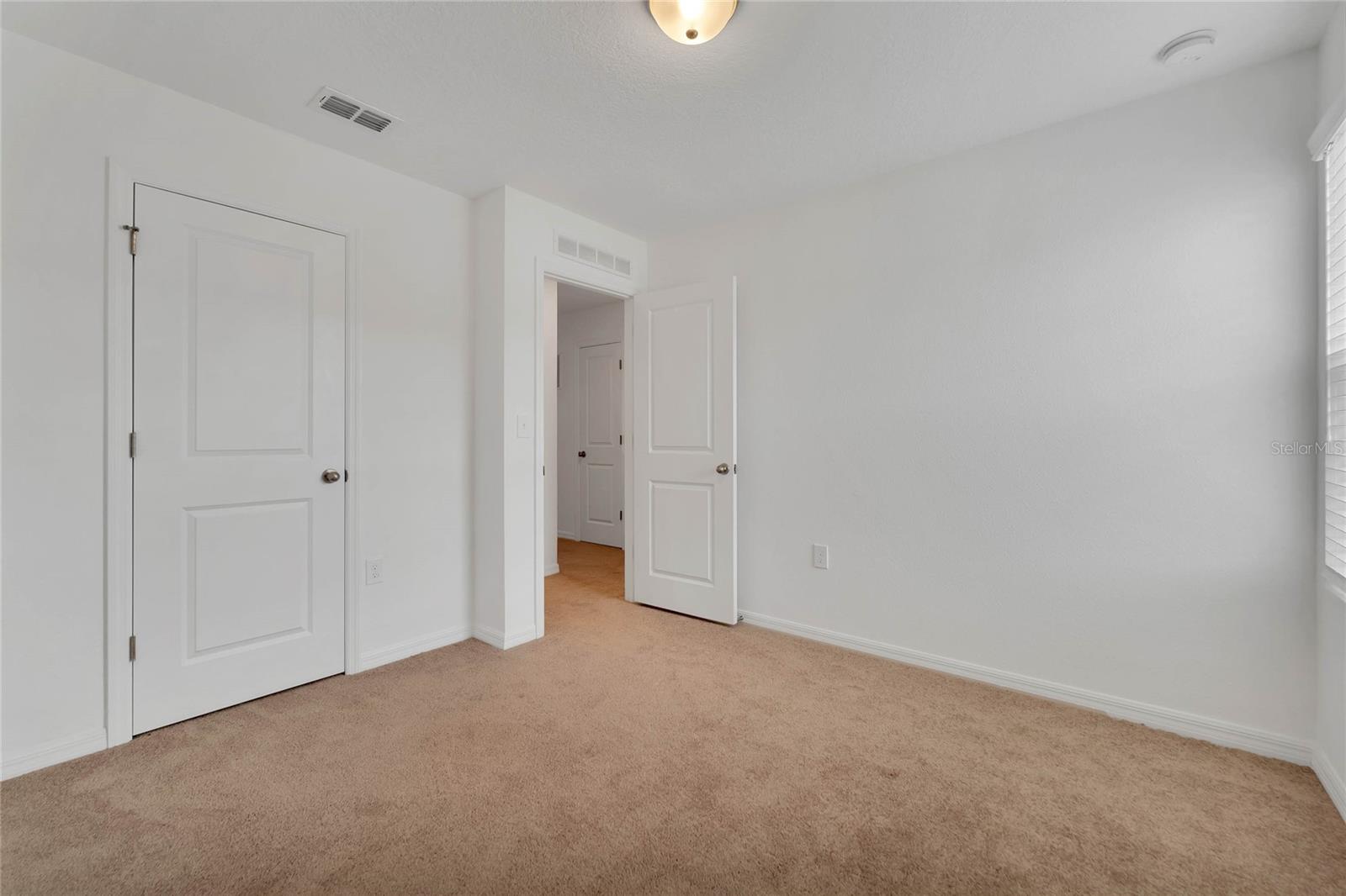 Image 16 of 22 For 840 Grandin Street