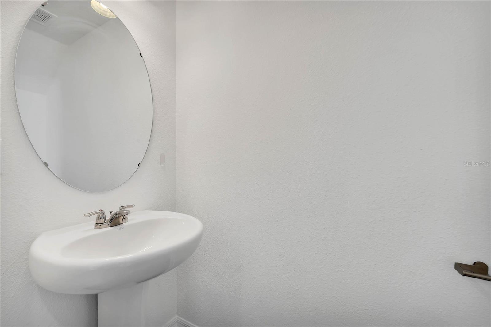 Image 19 of 22 For 840 Grandin Street