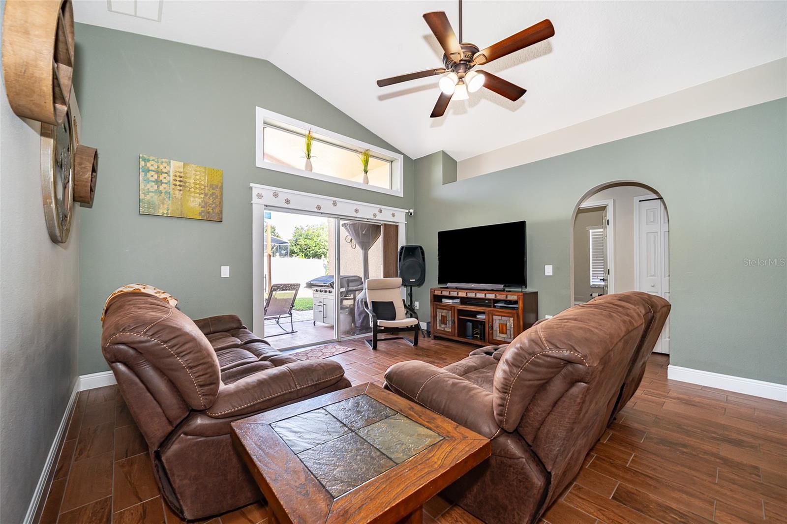 Image 14 of 32 For 3040 Rob Way