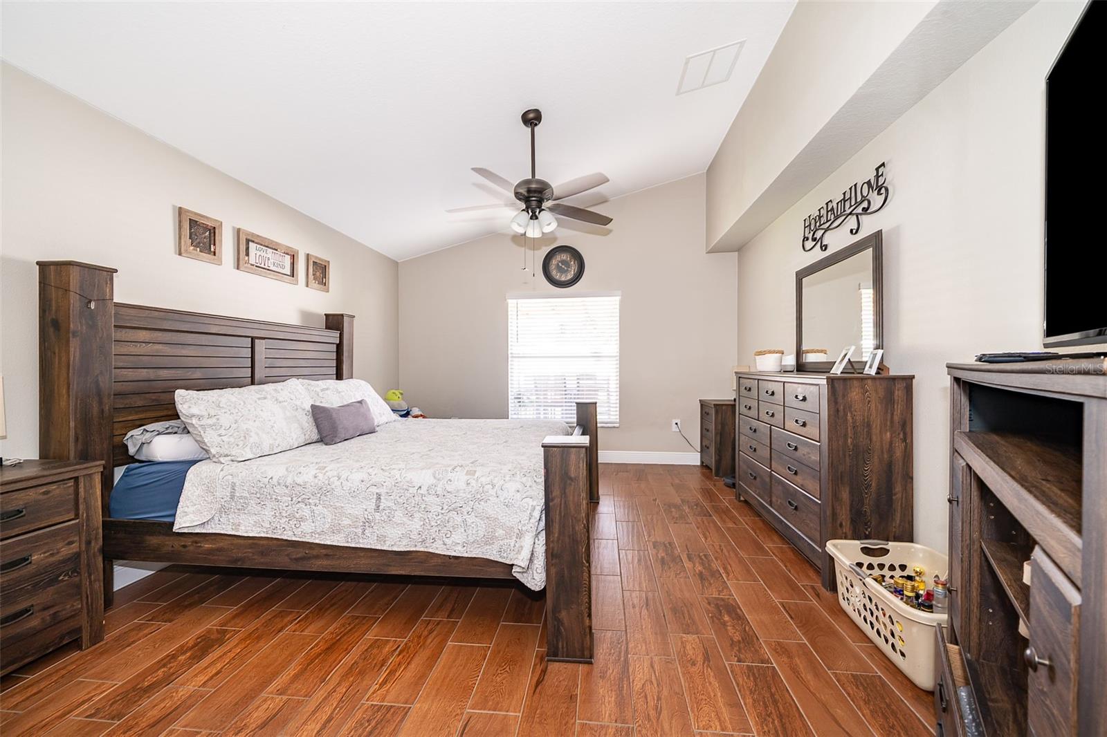 Image 22 of 32 For 3040 Rob Way