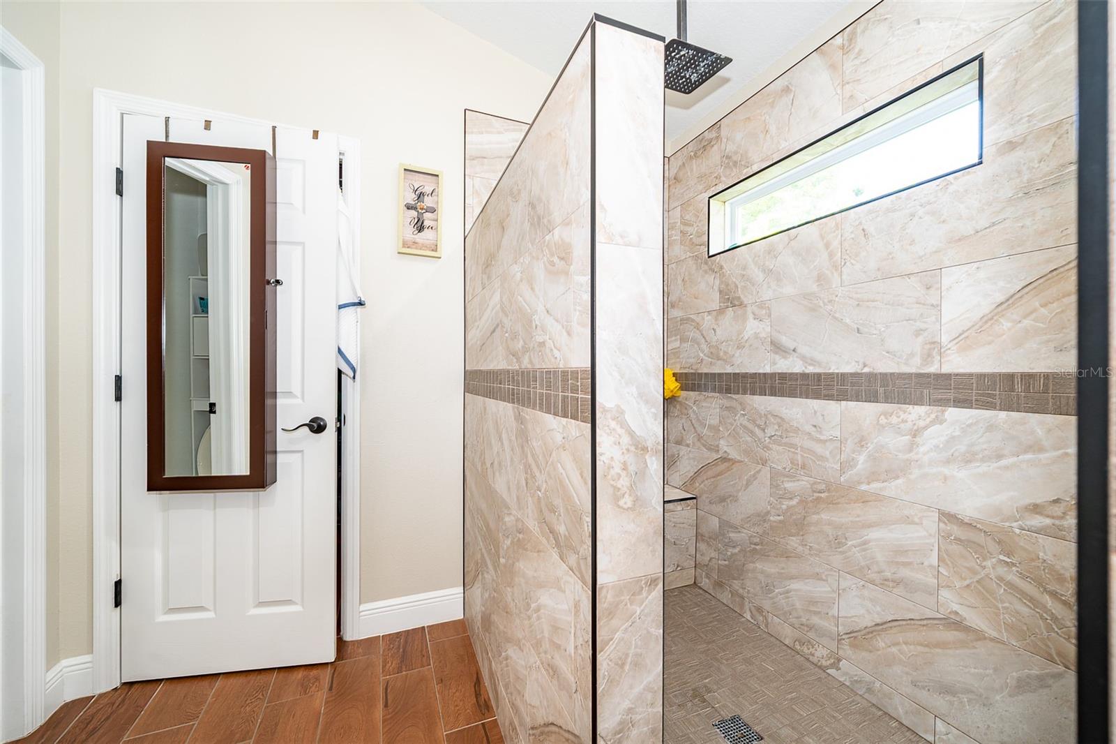 Image 24 of 32 For 3040 Rob Way