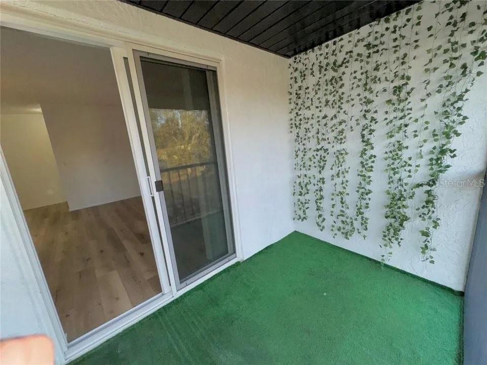 Image 20 of 27 For 9909 Sweepstakes Lane 4