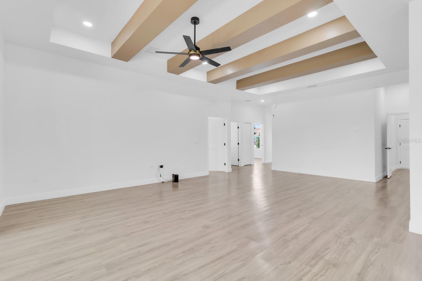 Image 15 of 50 For 376 Villa Sorrento Circle