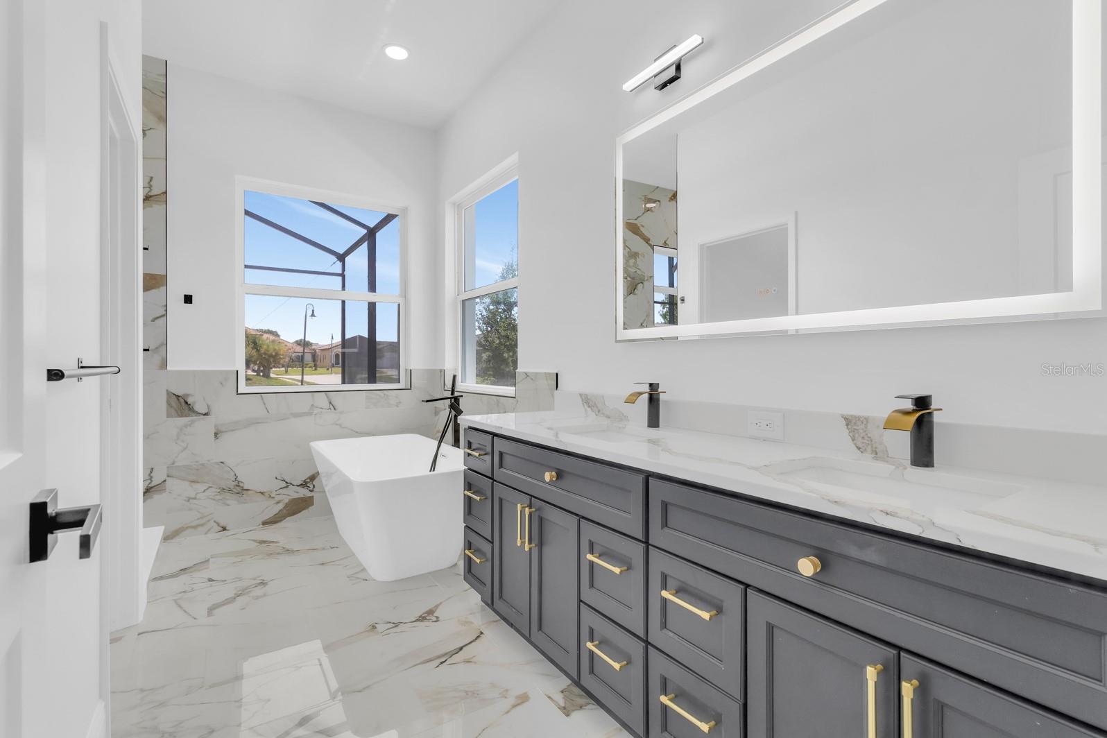 Image 21 of 50 For 376 Villa Sorrento Circle