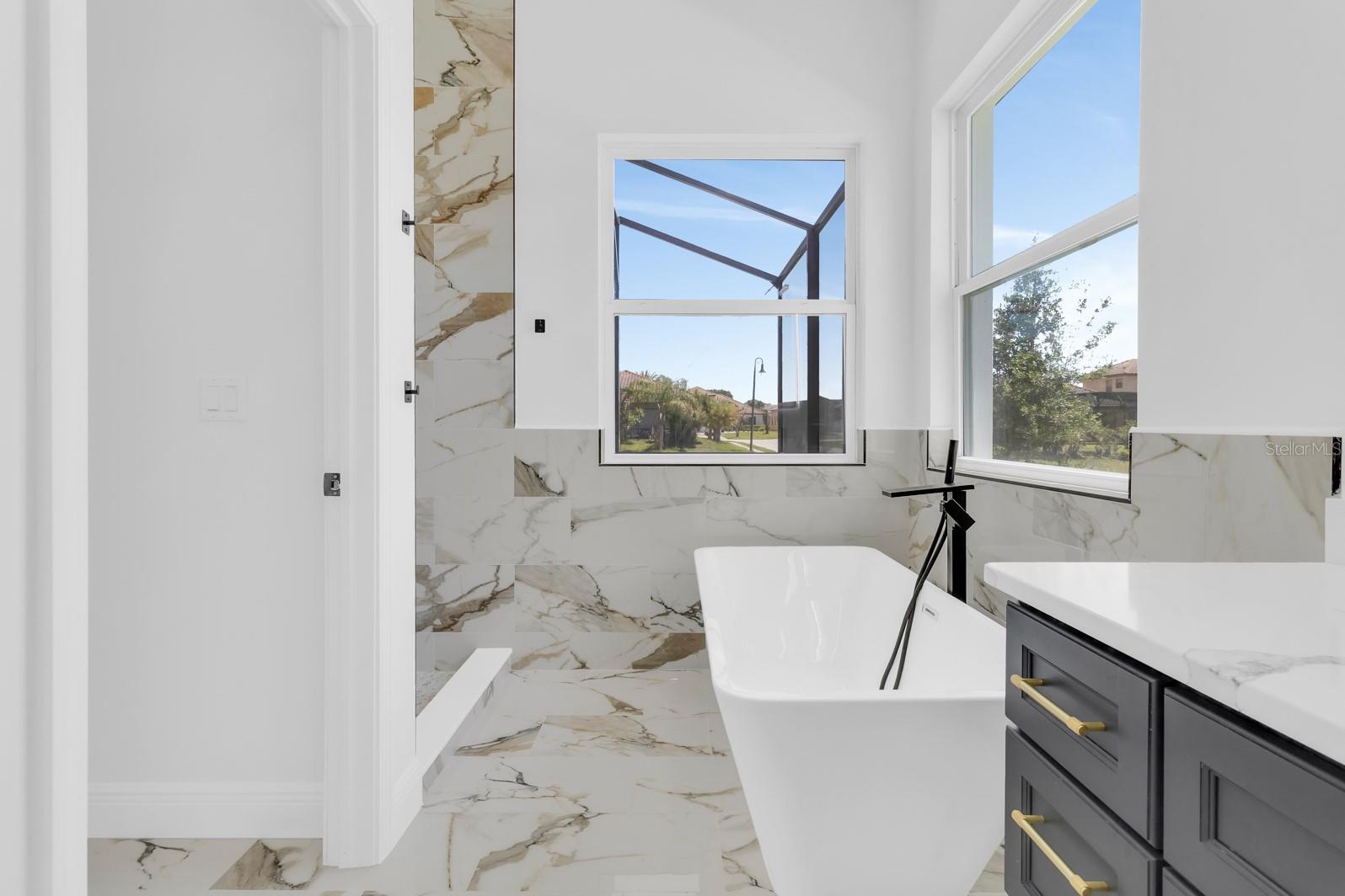 Image 22 of 50 For 376 Villa Sorrento Circle