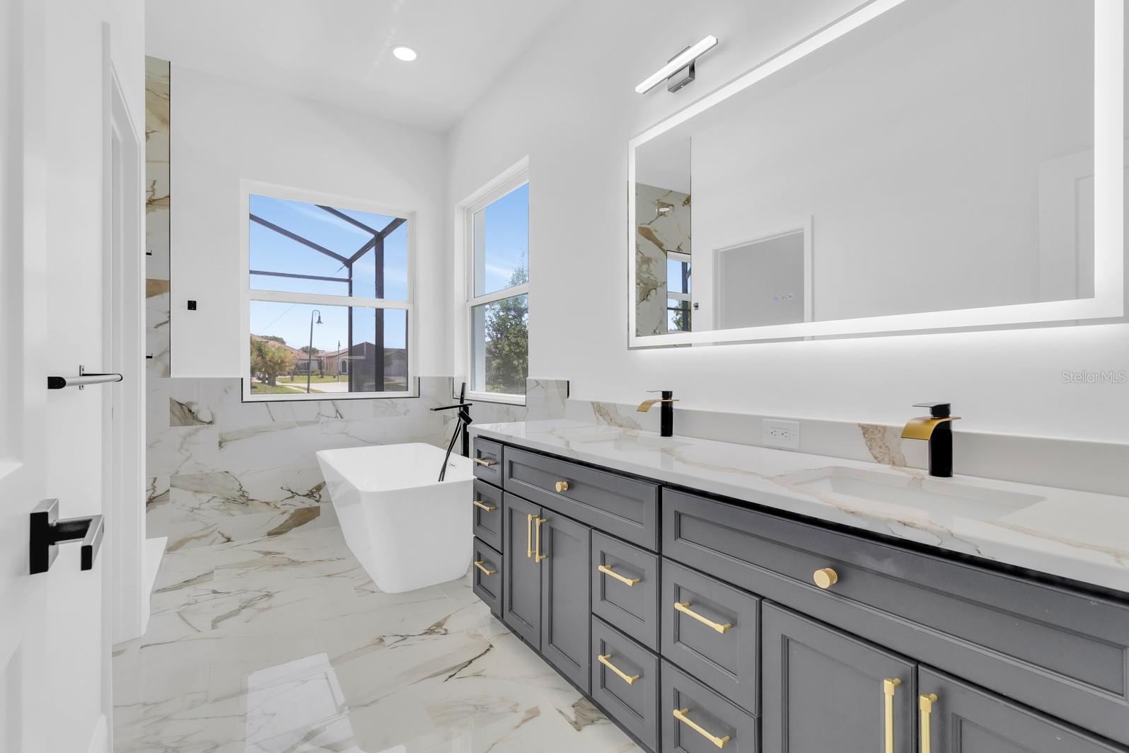 Image 23 of 50 For 376 Villa Sorrento Circle